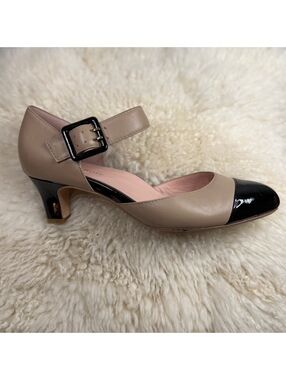 Taryn Rose Women’s Beige Black Cap Toe Ankle Strap Pumps Block Heel Size 9